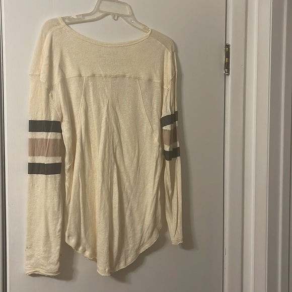 Womens long sleeve quarter button too - Picture 2 of 2